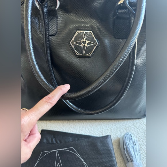 NEW RARE Forever Your Girl Women’s Shoulder Bag Crossbody Leather Paula Abdul - Picture 4 of 13